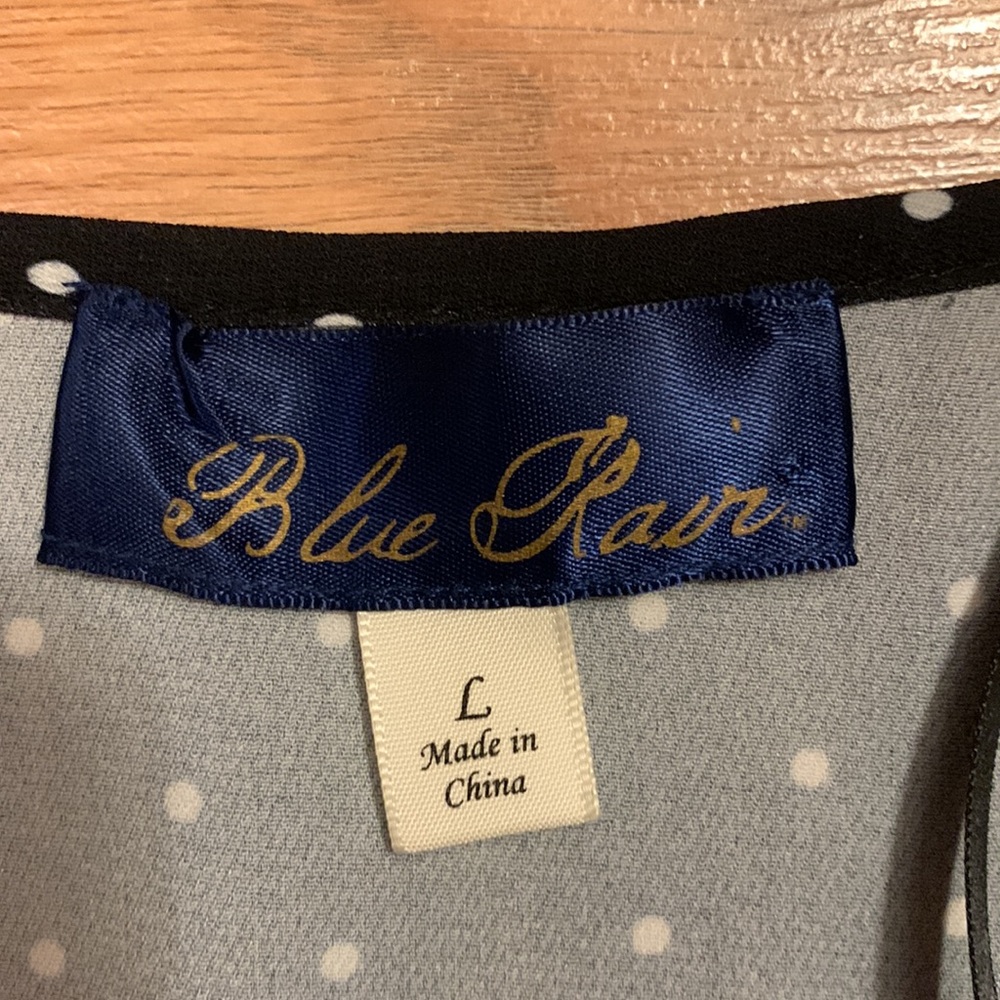 Cute Crop Top With Short Tie Sleeves. - Picture 5 of 7